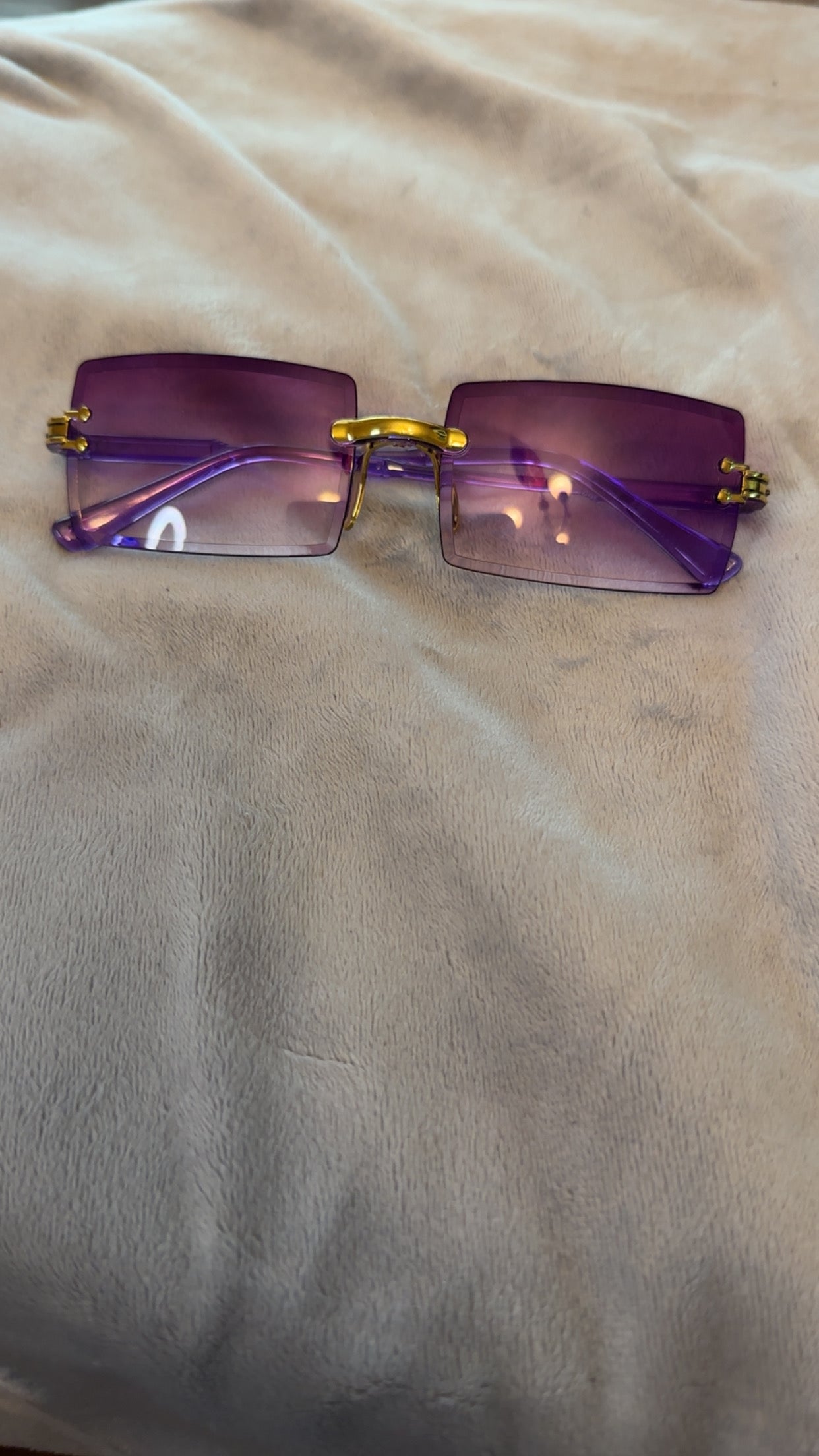 Purple Sunglasses with Gold-Tone Frames and Gradient Lenses for Stylish Protection