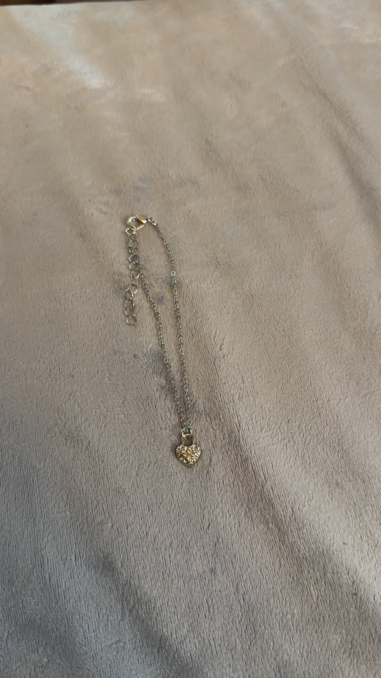 Heart Diamond Anklet - Elegant Gold Tone Chain with Heart Charm for Women's Fashion Accessories